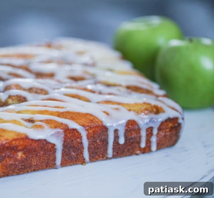 Apple Cinnamon Swirl Coffee Cake 8 Apple Cinnamon Roll Coffee Cake close-up
