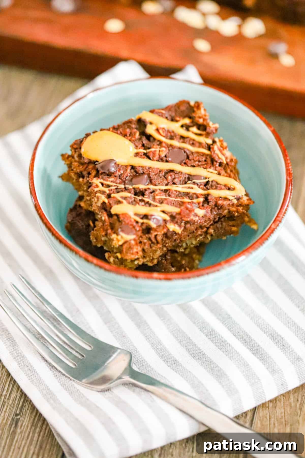 Healthy Chocolate Baked Oatmeal Brownie 3 Ingredients for brownie baked oatmeal recipe including oats, cocoa powder, and chocolate chips