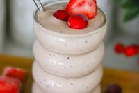 Bright Anti-Inflammatory Berry Power Smoothie